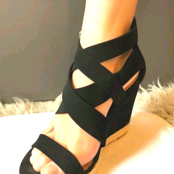 Brash Black suede criss cross wedge - Picture 8 of 12